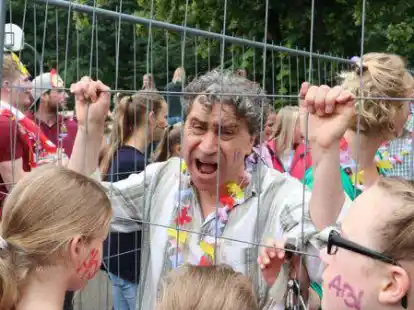 Gefangene Lehrer: Beim Abi-Streich &uuml;bernehmen die Abiturienten f&uuml;r einen Tag die Schule.