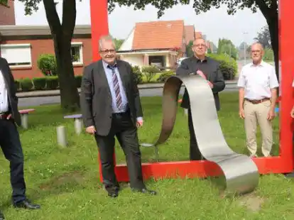 Der Vorstand der Kulturstiftung (von links): stellvertretender Vorsitzender Marco Schnakenberg, B&uuml;rgermeister Carsten Seyfarth, Gesch&auml;ftsf&uuml;hrer Stefan Jaedtke, Vorsitzender Peter Aengeneyndt und Dr. Rainer Menge