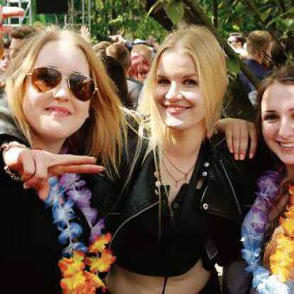 Feiern in Tange: Das ist ab Samstag wieder m&ouml;glich, dann gilt allerdings &ndash; anders als bei dieser Aufnahme aus Vor-Corona-Zeiten &ndash; auf dem gesamten Gel&auml;nde Maskenpflicht.