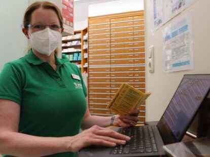 Digitales Impfzertifikat, Apotheke, Uhlen-Apotheke Oldenburg, Inhaberin Birte Neumann