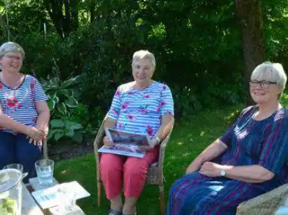 Meike Schl&ouml;telburg, Anke Bakenhus und D&ouml;rte Spiekermann, drei der G&auml;stef&uuml;hrerinnen, freuen sich auf die Veranstaltungen in diesem Sommer.