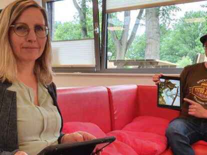 Neue Technik im Wardenburger Bürgerhaus: Darüber freuen sich Leiterin Silke Gherbi-Opel und der Gemeinde-Jugendpfleger Karsten Gerdes.