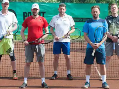 War erfolgreich: die M&auml;nner-40-Mannschaft des Elsflether TB mit Nils Hobe, David Arndt, Patrick Arndt, Konstantin Mohr und Torben Beuge