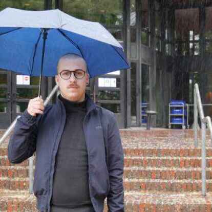 Nicht gl&uuml;cklich mit ihrer aktuellen Situation sind viele Studentinnen und Studenten der Universit&auml;t Oldenburg: AStA-Sprecher Tarek Probst (vorne) m&ouml;chte vom Pr&auml;sidium Sicherheit, wie es im kommenden Wintersemester weitergehen soll.