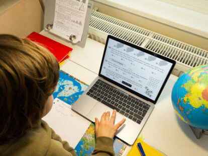 Zum Lernen zu Hause geh&ouml;rte oft auch der Computer. Doch geh&ouml;rt er weiterhin ins Kinderzimmer, wenn das Homeschooling vorbei ist?