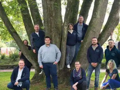 Treten f&uuml;r Stadtrat und Kreistag an: die elf Kandidatinnen und Kandidaten der &bdquo;Ammerl&auml;nder&ldquo;.