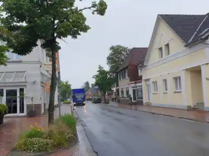 Die Aper Ortsdurchfahrt: Sollte die Gemeinde dort f&uuml;r Neubauten Gestaltungsvorschriften  erlassen? Um das beurteilen zu k&ouml;nnen, wird die vorhandene Bebauung jetzt unter die Lupe genommen.