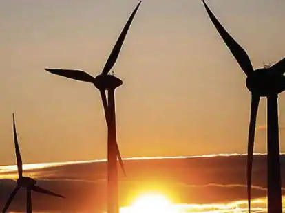 Der Druck wird gr&ouml;&szlig;er: Bislang gibt es in der Gemeinde Apen vier Windkraftanlagen (Symbolbild), die an der Kreisgrenze zu Uplengen stehen. In der n&auml;chsten Bau- und Planungsausschusssitzung geht es um zukunftsgerichtete planerische Grundlagen.