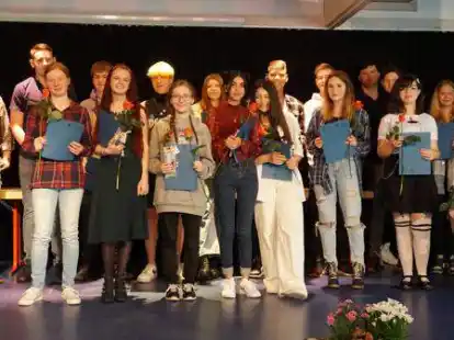 Das sind die Absolventen der Klasse 101b.