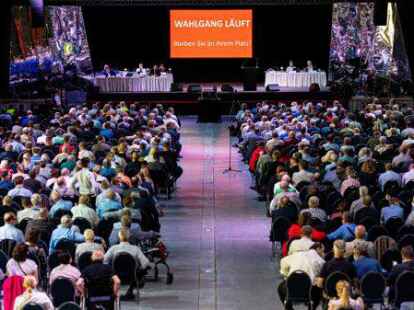 Auf dem Sonderparteitag der AfD Niedersachsen in Braunschweig wurde ein neuer Spitzenkandidat gew&auml;hlt.