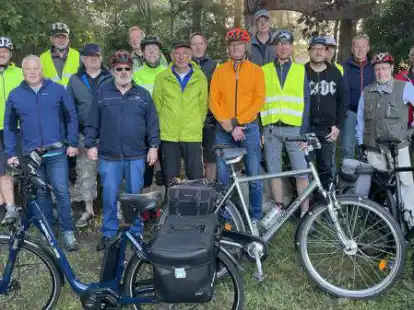 150 Kilometer zur&uuml;ckgelegt: Der Radfahrerverein &bdquo;Radlerlust&ldquo; Hengstlage bei seiner Tagestour