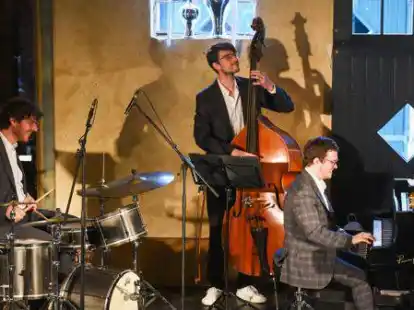 Gab ein Konzert auf dem Gut Horn in Gristede: das &bdquo;Frank Dupree Trio&ldquo;.
