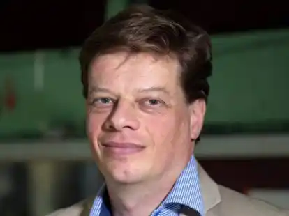 Christian K&auml;hler vom Institut f&uuml;r Str&ouml;mungsmechanik und Aerodynamik an der Universit&auml;t der Bundeswehr in M&uuml;nchen pl&auml;diert f&uuml;r Raumluftfilter in Schulen.