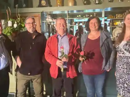 Letzte Lokallesung: (von links) Rolf Gl&ouml;ckner, Axel Berger, Wolfgang Wulf, Sabine Molitor (Oeins) und Vera Reh