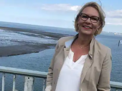 Christiane Franke liest in Butjadingen aus ihrem Krimi &bdquo;Tod am Jadebusen&ldquo;.