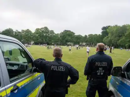 Eine Polizeikontrolle auf der Oldenburger Dobbenwiese