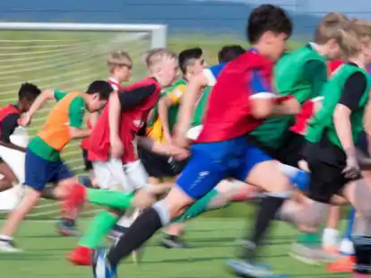 Kinder und Jugendliche beim Sport: Die Vereine konnten w&auml;hrend des Corona-Lockdowns monatelang kein Training anbieten. Was hat das mit den Kindern gemacht? Und wie geht es jetzt in den Vereinen weiter?