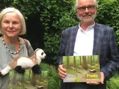 Sie haben dem Frettchen Fredo ein Bilderbuchleben verschafft: Autorin Ulrike Peine-M&uuml;ller und Illustrator Klaus Henicz