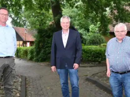 Stehen auf der Kandidatenliste der CDU Harpstedt f&uuml;r den Samtgemeinderat: Stefan Wachholder (links) und Hartmut Post (rechts).  Herwig W&ouml;bse (Mitte) ist derweil Kandidat f&uuml;r die Samtgemeindeb&uuml;rgermeisterwahl.