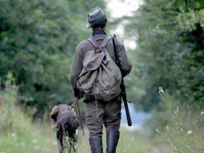 Gemeinsam auf Jagd: (Symbolbild): Die Jagdgenossen aus Godensholt und Rothenmethen treffen sich jetzt zur Hauptversammlung.