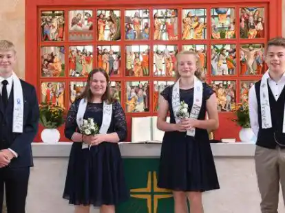 In kleinen Gruppen feierten 21 junge Leute in Hude ihre Konfirmation.