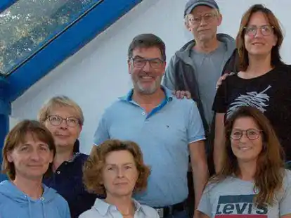 Sie bilden den neuen TKN-Vorstand: (vorn, von links): Kerstin Reinstrom, Kerstin Eppler und Suzan Maywald; (hinten, von links) Susanne Wieting, Vorsitzender Michael Eppler, Gregory Grodek und Sandra Erden. Es fehlen Steffen Trumpf, Markus Hausenblas und Carsten Fess.