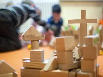 Die Verwaltung ihrer f&uuml;nf Kindertagesst&auml;tten wird die Ev.-luth. Kirchengemeinde Oldenburg abgeben. Die Gemeinde reagiert auf Kritik vonseiten der Mitarbeiter und Eltern.