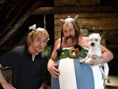 Die Freundschaft von Asterix (l.)  und Obelix war so spannend, dass 35 Bücher daraus entstanden. Ihre Abenteuer spielen alle im Jahr 50 vor Christi Geburt in Gallien, dem heutigen Frankreich.