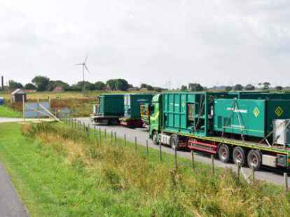 Vorbereitungen f&uuml;r die Horizontalbohrungen in Hilgenriedersiel: die Baustelle von Tennet.
