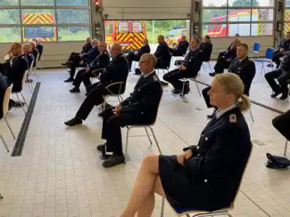 <p>        Unter Corona-Bedingungen: Die Feuerwehr Wildeshausen hat zur Jahreshauptversammlung in die Fahrzeughalle geladen.        Feuerwehr Wildeshausen             </p>