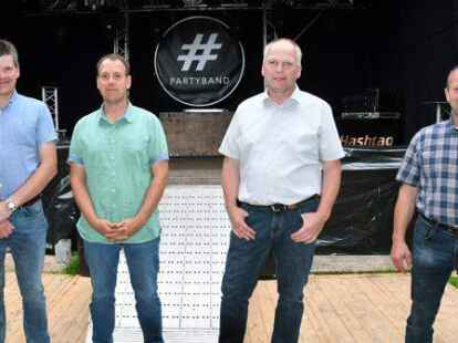 <p>        Der Landvolk-Vorstand (v.l.) vor der Waldb&uuml;hne: J&ouml;rn Wragge, Renke D&auml;hlmann, Ingo Wachtendorf und Herwig Blankemeyer        Peter Kratzmann             </p>