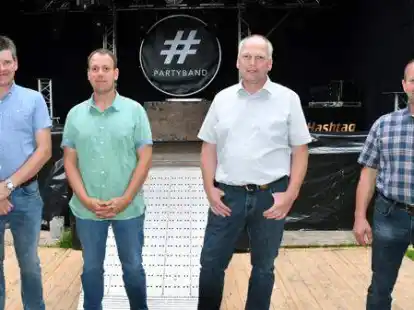 <p>        Der Landvolk-Vorstand (v.l.) vor der Waldb&uuml;hne: J&ouml;rn Wragge, Renke D&auml;hlmann, Ingo Wachtendorf und Herwig Blankemeyer        Peter Kratzmann             </p>