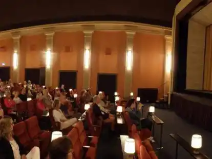 Friedrich Wilhelm Meyer III. erz&auml;hlte dem Publikum aus dem Leben seiner Familie.