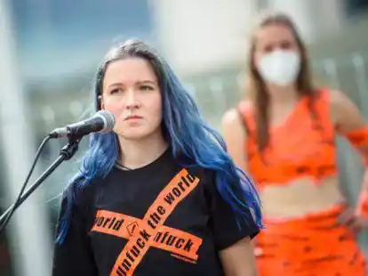 &bdquo;Ich bin entschlossener geworden&ldquo;, sagt die Oldenburgerin Anny Reiser, die sich im Jugendrat der bundesweiten Generationen-Stiftung engagiert.