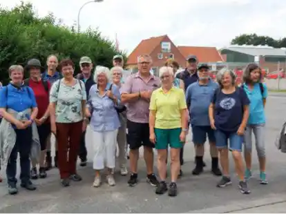 In Rechterfeld schaute sich der Wanderkreis des Heimatvereins Düngstrup um.