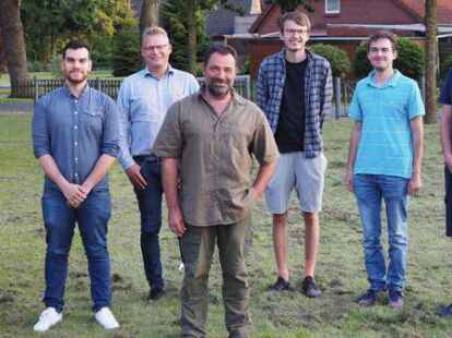 Kandidaten der Linken: Michael Ferdinand (v. l.), Awa El-Scheich, Andr&eacute; Kreklau, Dirk Hooymann, Timo Merten, Ren&eacute; Sch&ouml;nw&auml;lder und Fynn Papenrot.