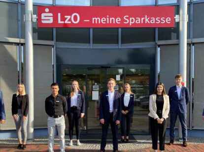 Sieben angehende Bankkaufleute haben ihre Ausbildung in Filialen der LzO im Landkreis Oldenburg aufgenommen.