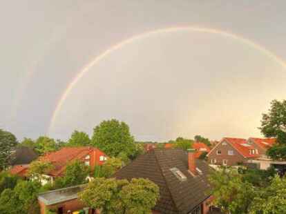 Diesen Regenbogen hat NWZ-Leser Leo Kurth von seinem Haus an der Ahornstra&szlig;e aus fotografiert.