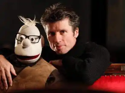 Ein starkes Team, auch auf Plattdeutsch: Werner Momsen mit Puppenspieler Detlef Wutschik