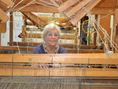 Setzt sich daf&uuml;r ein, dass das alte Handwerk Weben erhalten bleibt: Ingrid Huhs aus Ganderkesee.