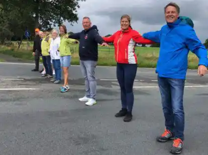 Hat f&uuml;r die Gefahrenstellen, die sie sich bei einer Radtour angesehen hat, Antr&auml;ge gestellt: die UWG-Fraktion Ganderkesee mit dem von ihr unterst&uuml;tzten, unabh&auml;ngigen B&uuml;rgermeisterkandidaten Frank Lenk (rechts).