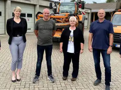 Dank an die Jubilare: Bei der Stra&szlig;enmeisterei Oldenburg gab es jetzt ordentlich was zu feiern.
