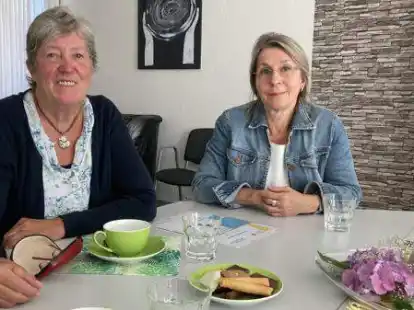 Zwei der Organisatorinnen des Trauercaf&eacute;s in Harpstedt: Elke Koopmann-Cordes (links) und Elke Sch&auml;fer