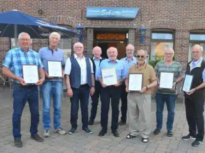 Die Mitglieder, die seit Jahrzehnten im Verein sind, wurden auf der Jahreshauptversammlung ausgezeichnet.