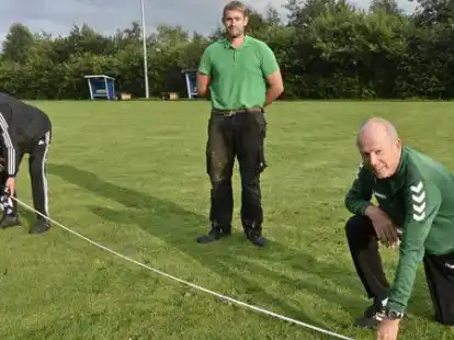 Johann Meyerhaan, Florian Bierbaum und Horst Rickels (von links) gaben den Platz frei.