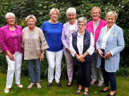 Der Vorstand des Vereins Hauswirtschaft um Vorsitzende Friedegund Reiners (2. v. l.)