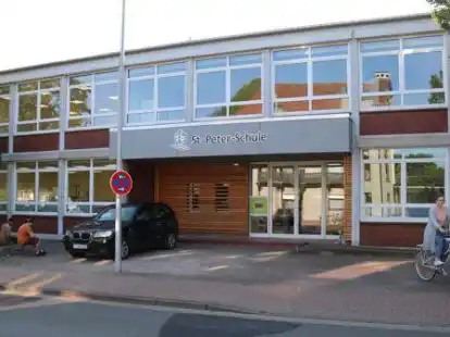 Die St.-Peter-Schule befindet sich jetzt an der Heemstra&szlig;e. Die CDW will wissen, was der Umzug mit allen Folgen gekostet hat.