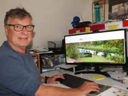 Hier geht er seine Verhandlungen an: Kuno Erdtmann in seinem B&uuml;ro in Pewsum.