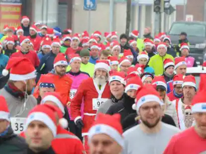 Auf dieses Bild musste zuletzt verzichtet werden: Läuferinnen und Läufer mit Weihnachtsmütze in Apen. Dieses Jahr soll es wieder klappen.