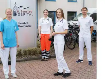 Die famili&auml;re Atmosph&auml;re am Braker Krankenhaus sch&auml;tzen (von links) Rudolf Pankratz, Steffi R&ouml;ckel, Verena L&ouml;ffelhardt, Amke Jebens und Julian Kreutz.